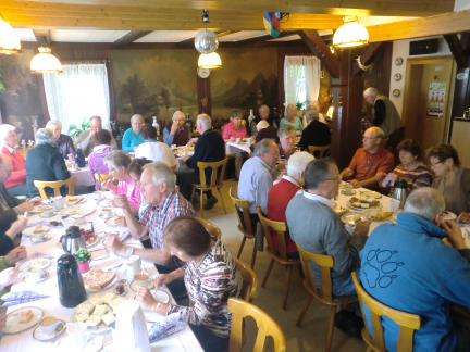 Kaffee & Kuchen Nacdhmittag in der Linde Oberhütte 